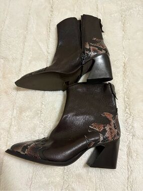 Emanuele Crasto Italy Western Brown Leather Ankle Boots Snake-Print Trim Size 7